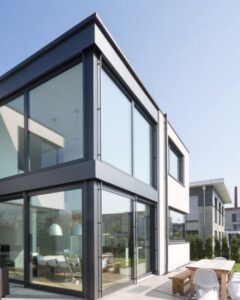 1264_3_2016-09_Aluminium-Fenster_Anthrazit_Gartenansicht